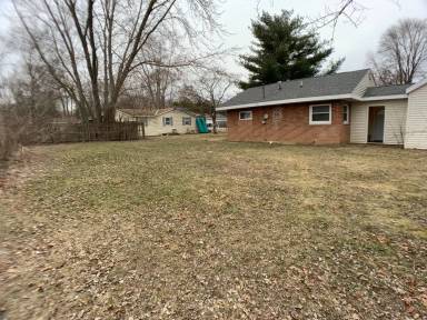 Main picture of 2554 Little St