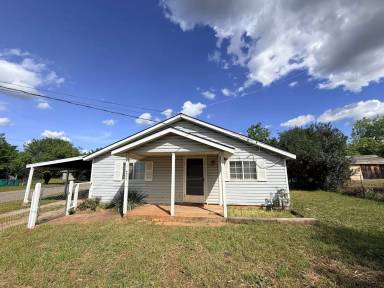 Main picture of 6903 Airport Rd