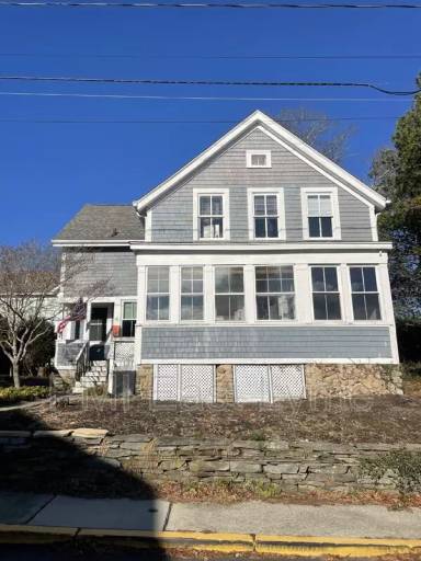 Main picture of 26 Academy Ln