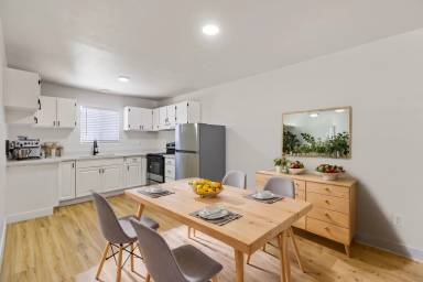 Main picture of 241 W Philadelphia Ave