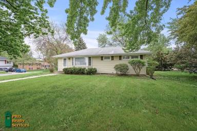 Main picture of 201 W 98th St