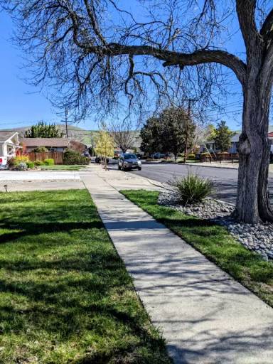 Main picture of 3985 Royal Arch Dr