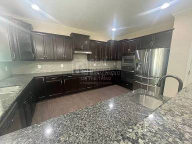 Main picture of 4517 Gunnersbury Ln