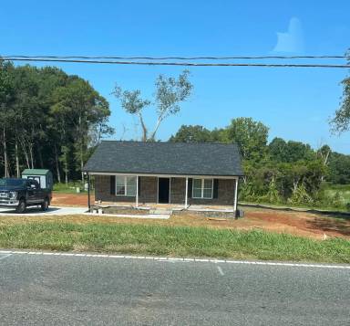 Main picture of 2763 S US 321 Hwy