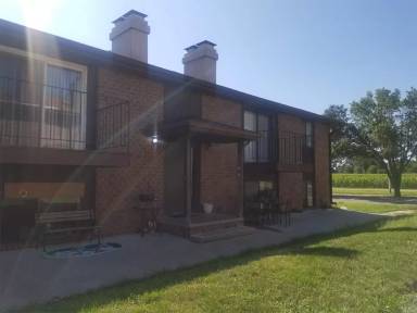 Main picture of 3532 Huntington - 2