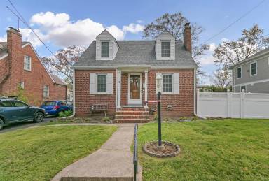 Main picture of 3504 14th St S