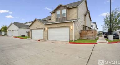 Main picture of N Lake Forest Dr