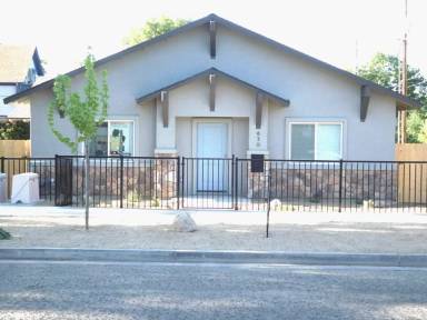Main picture of 630 W 9th St