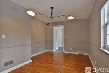 Main picture of 3145 E Broad St