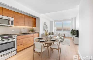 Main picture of 341 West 45th St