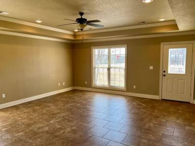 Main picture of 6000 Beaver Creek Ln