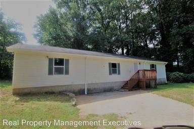 Main picture of 260 Poplar St