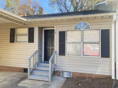 Main picture of 1300 Old Concord Rd