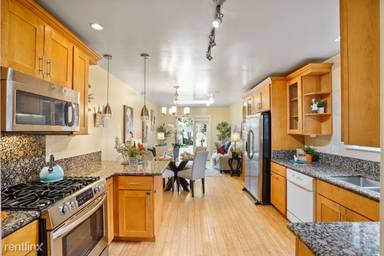 Main picture of 808 Roosevelt Ave