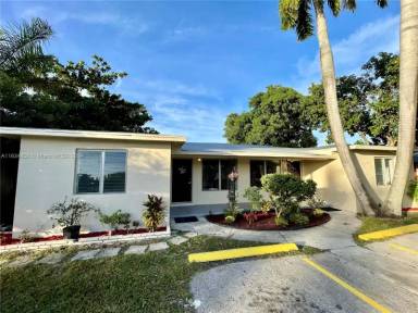 Main picture of 903 NE 7th St