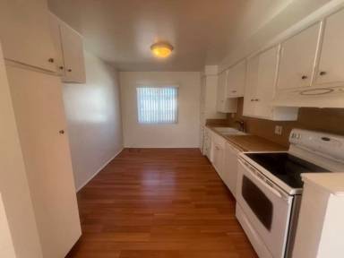 Main picture of 1840 Temple Ave