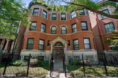 Main picture of 5018  S Blackstone Ave