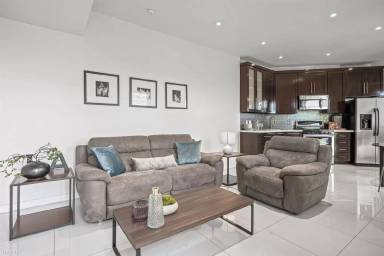 Main picture of 7107 Pacific View Dr