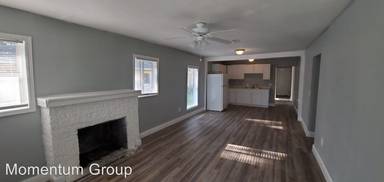 Main picture of 3010 E Comanche Ave