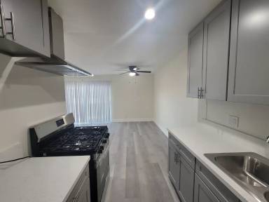 Main picture of 14609 Saticoy St