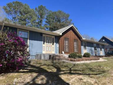 Main picture of 1104 Willow Oaks Dr