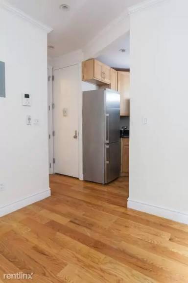 Main picture of 326 E 35th St