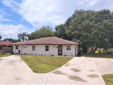 Main picture of 208 Golf Club Ln