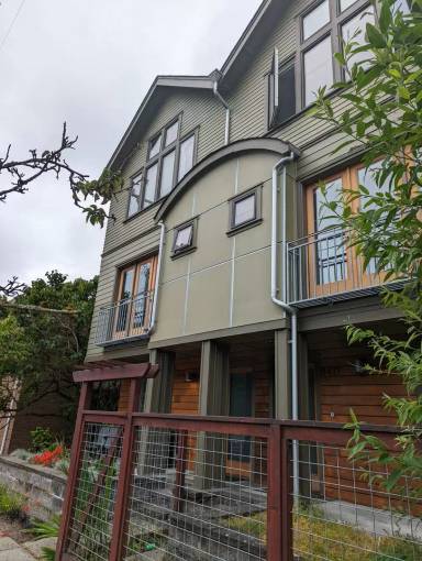 Main picture of 5411 Phinney Ave N