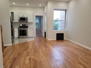 Main picture of 1654 81st St