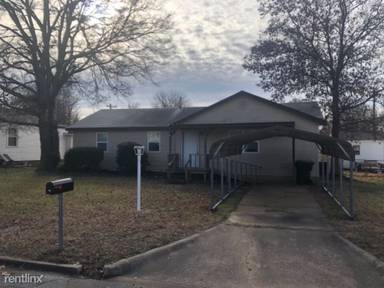 Main picture of 305 E 12th Pl