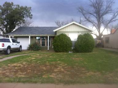 Main picture of 3004 33rd St
