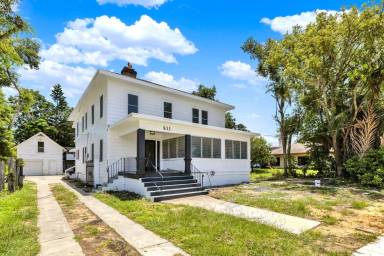 Main picture of 611 S Grove St