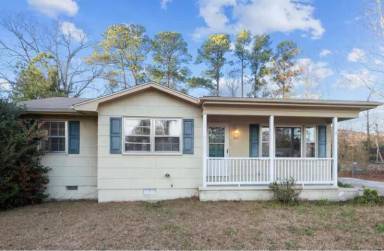 Main picture of 303 Lakewood Dr