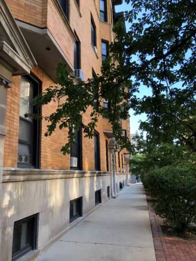 Main picture of 1909 N Lincoln Ave