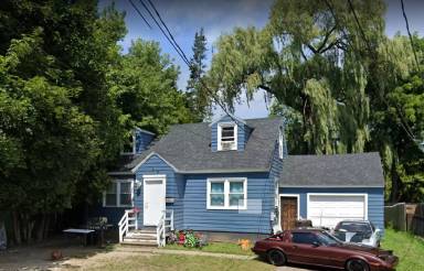 Main picture of 122 W Florence Ave