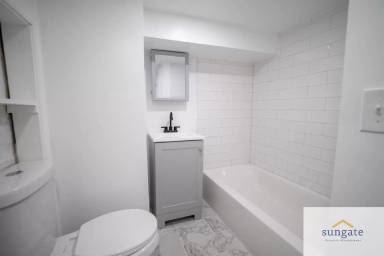 Main picture of 3308 Mueller St