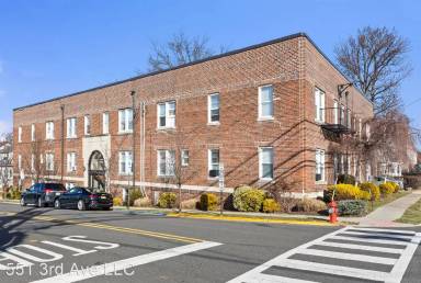 Main picture of 551 3rd Ave