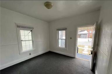 Main picture of 739 Spring St