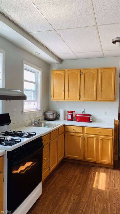 Main picture of 16 Moraine St