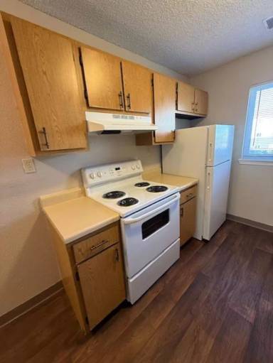 Main picture of 2701 S Emporia St
