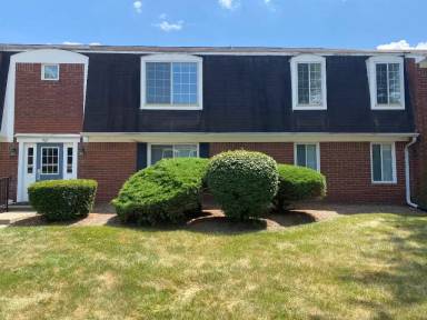 Main picture of 921 Hoover Village Dr