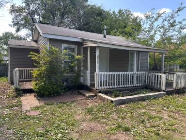 Main picture of 2519 N Park Pl