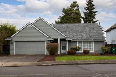 Main picture of 33383 SW Sequoia St