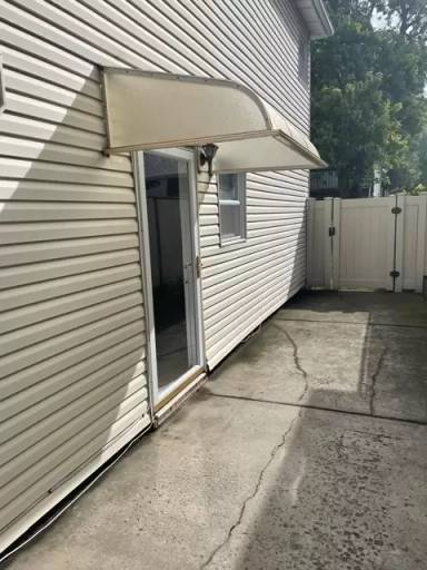 Main picture of 99 Bartlett Ave