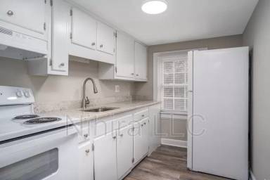 Main picture of 814 Sunset Ave