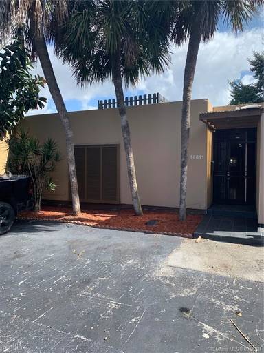Main picture of 15811 Kingsmoor Way