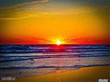 Main picture of Plaza East