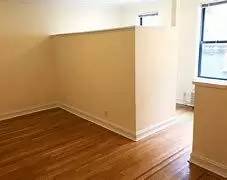 Main picture of 214 E 51st St