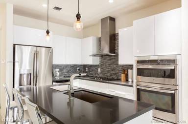 Main picture of 6310 NW 103rd Pl