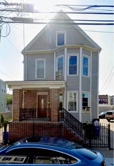 Main picture of 523 N 5th St